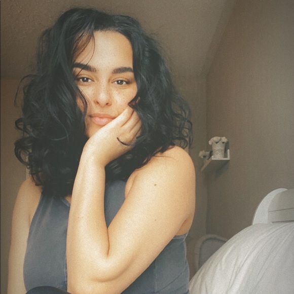 Meet your Posher, Yosra - Picture 1 of 1